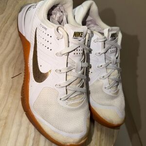 Nike White and Bronze Athletic Shoes